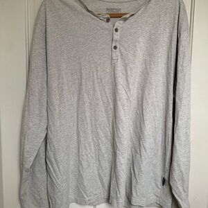 Patagonia cream colored men’s xl long sleeve shirt